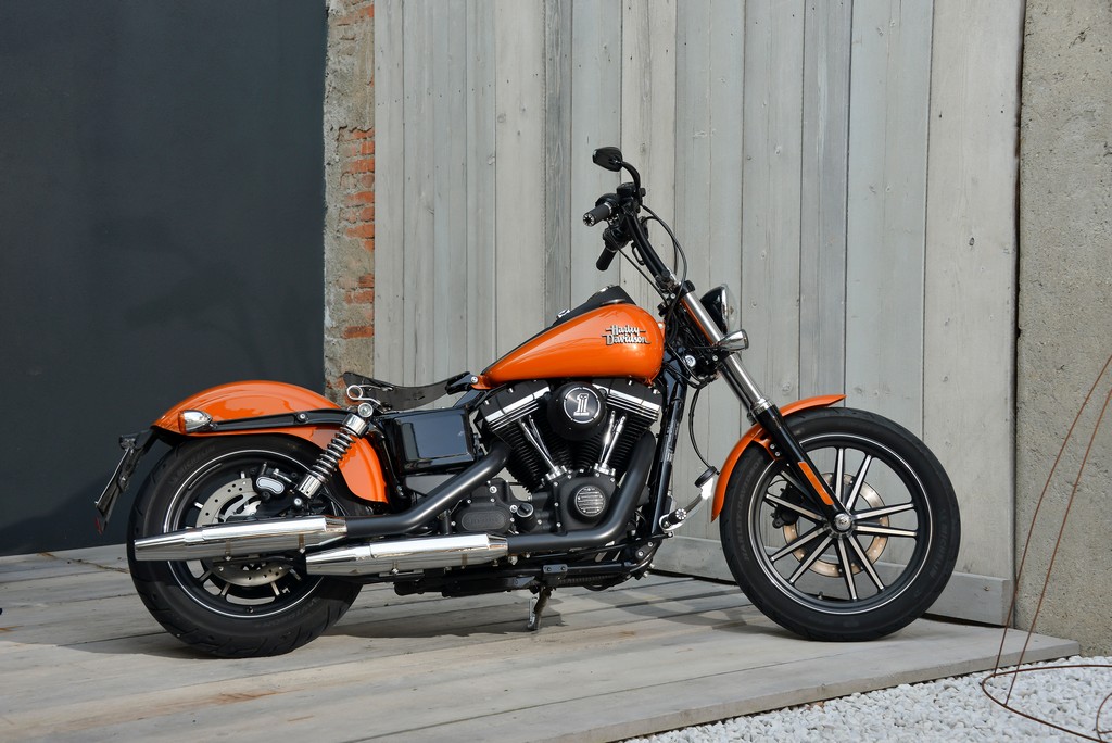 Harley-Davidson Dyna Street Bob-13