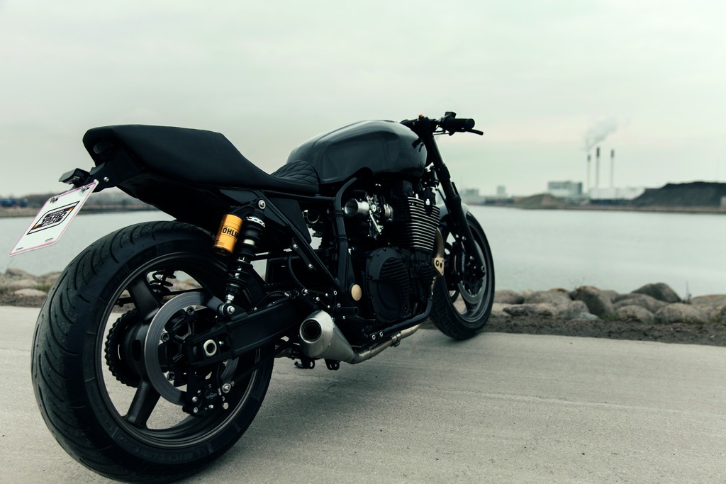 Yamaha XJR1300 Skullmonkee Tre Quarti Posteriore