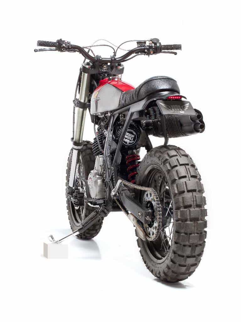 Honda NX650 Dominator Retro Scrambler Tre Quarti Posteriore Sinistro