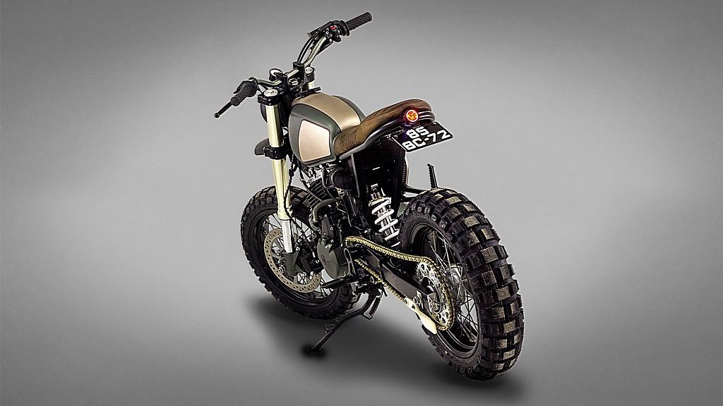 Honda 650 MUXIMA TonUp Garage Tre Quarti Posteriore