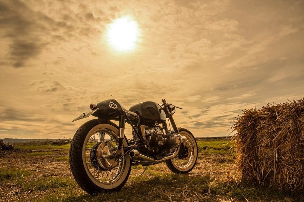 BMW R 100 Benqueen Retrocustombikes Tre Quarti Posteriore