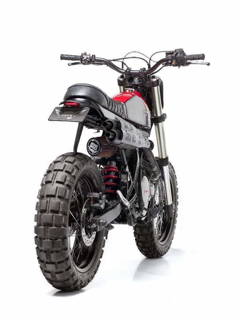 Honda NX650 Dominator Retro Scrambler Tre Quarti Posteiore