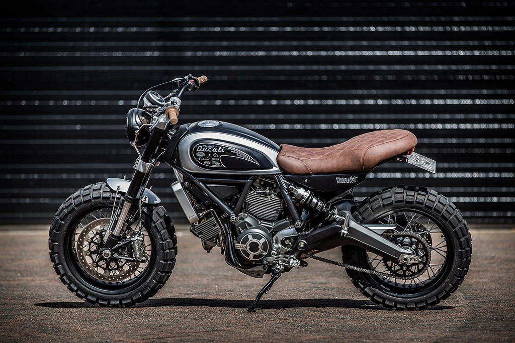 Ducati Scrambler Double Scoop Down e Out Cafe Racers