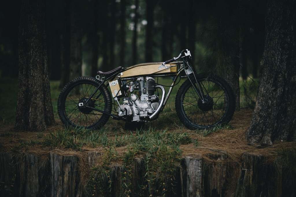 Royal Enfield Board Tracker 01