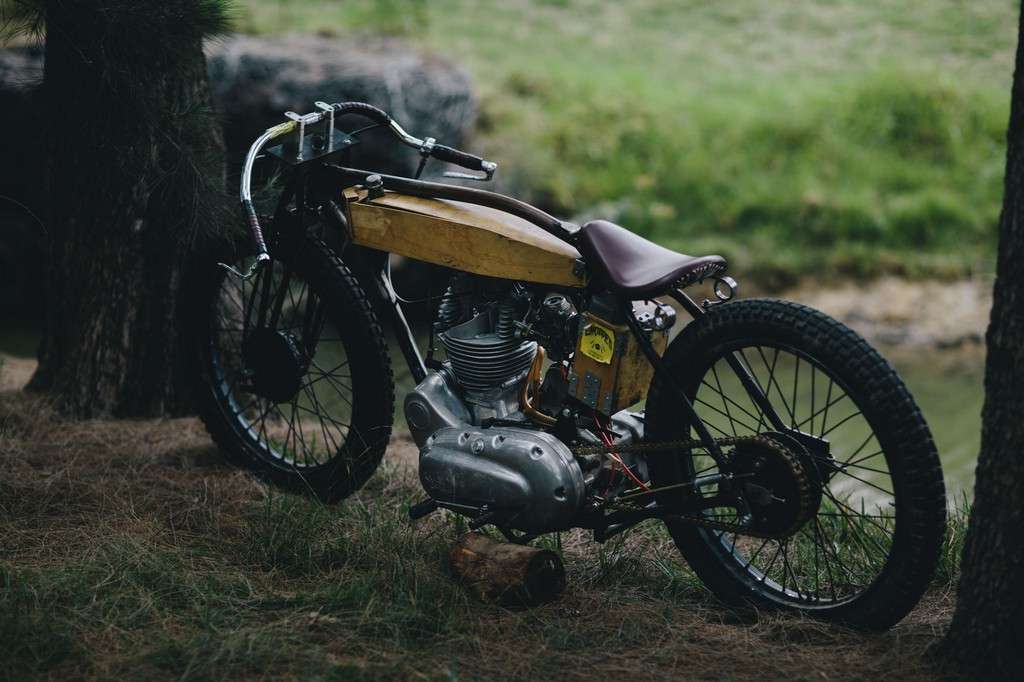 Royal Enfield Board Tracker 02