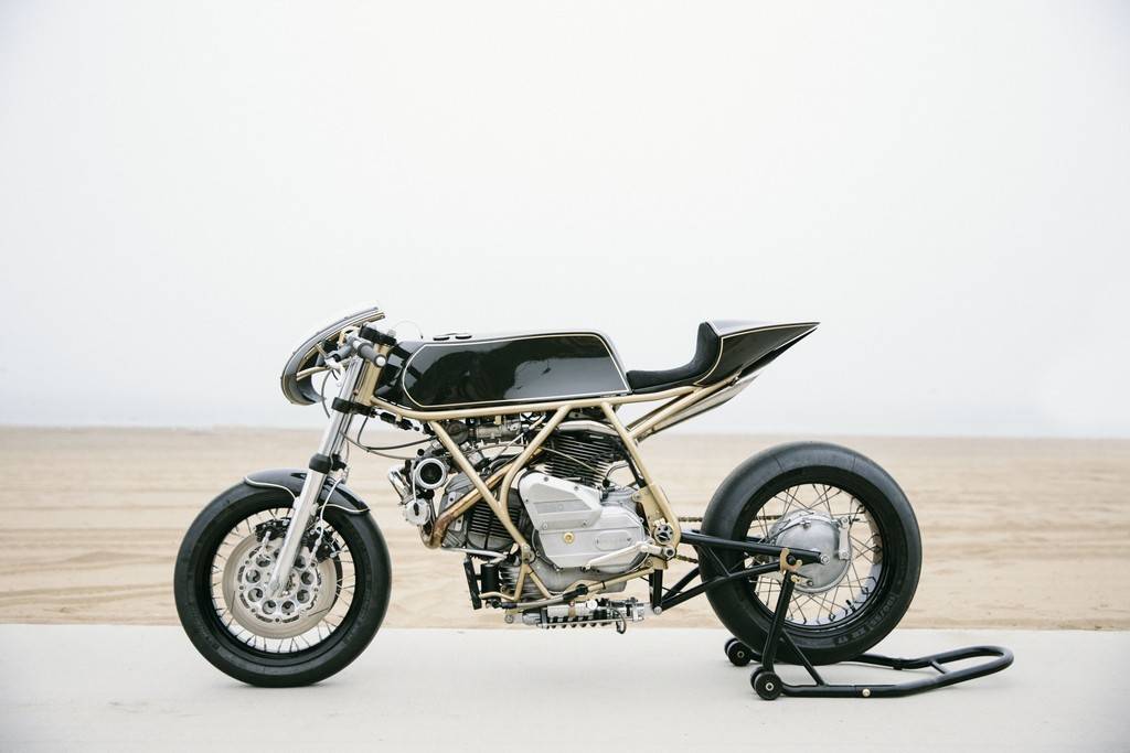 DUCATI 860GT TURBO 05