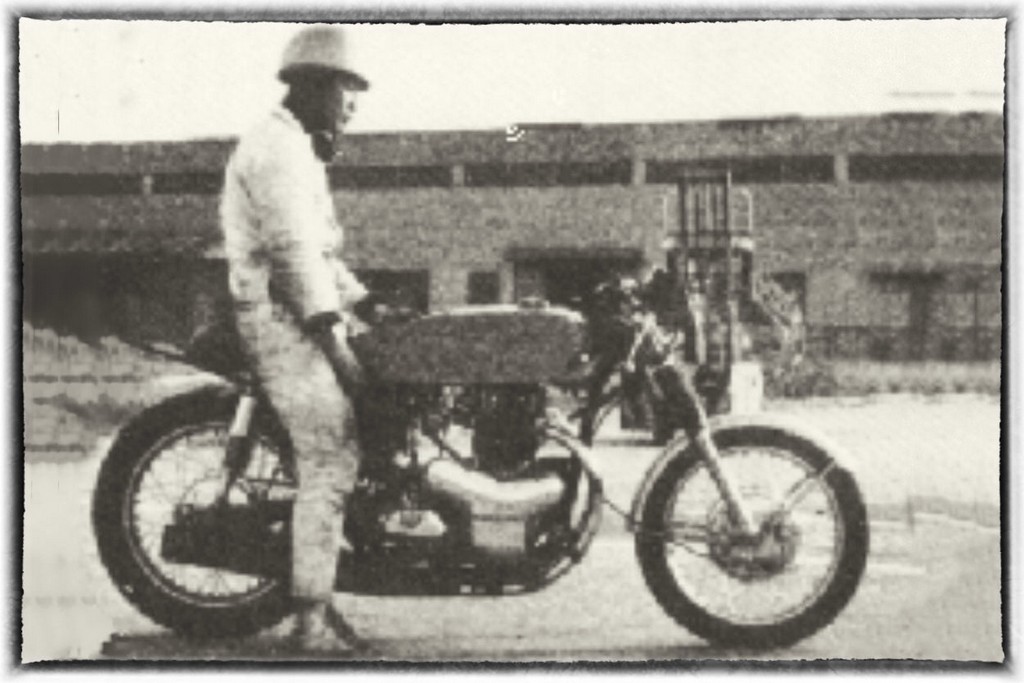 Raccia Motorcycles W1R 08