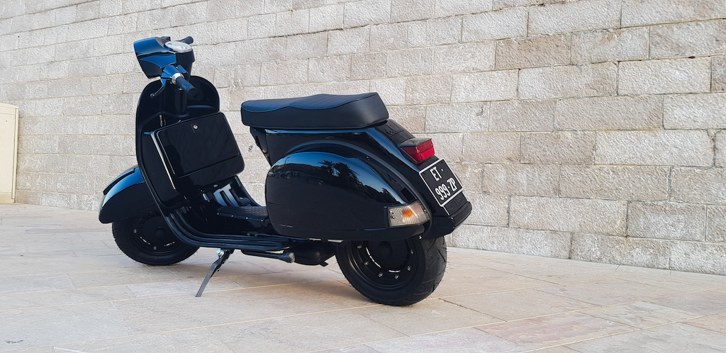 Vespa Black Custom 10