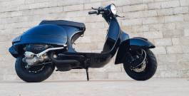 Vespa Black Custom: La mela avvelenata